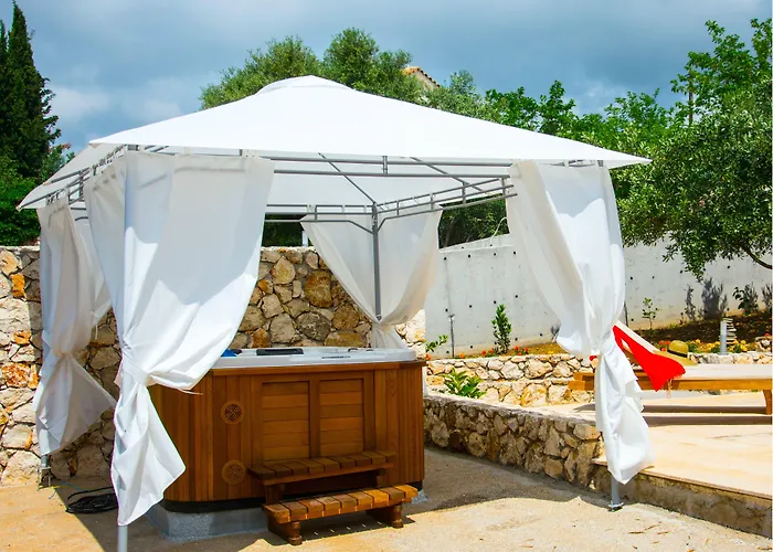 埃迪亚雷斯度假村别墅 *